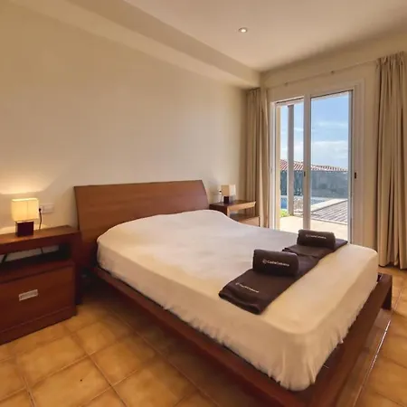 Sleeps 8 Pool Wifi Villa Blanes