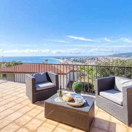 Sleeps 8 Pool Wifi * Blanes
