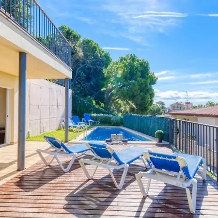 Villa Sleeps 8 Pool Wifi Blanes